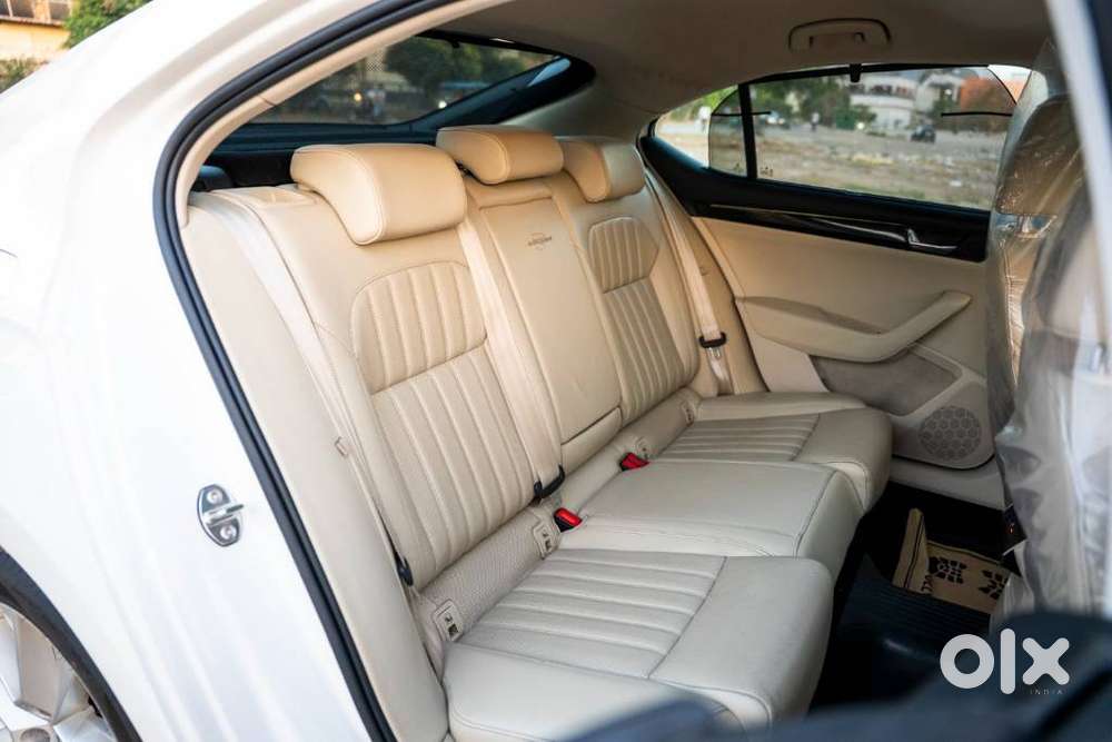 Skoda Superb 2.0 L&k Tsi At, 2021, Petrol