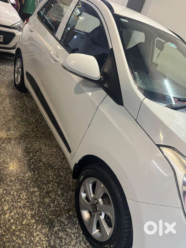 Hyundai Grand I10 Sportz Celebration Edition, 2016, Cng & Hybrids