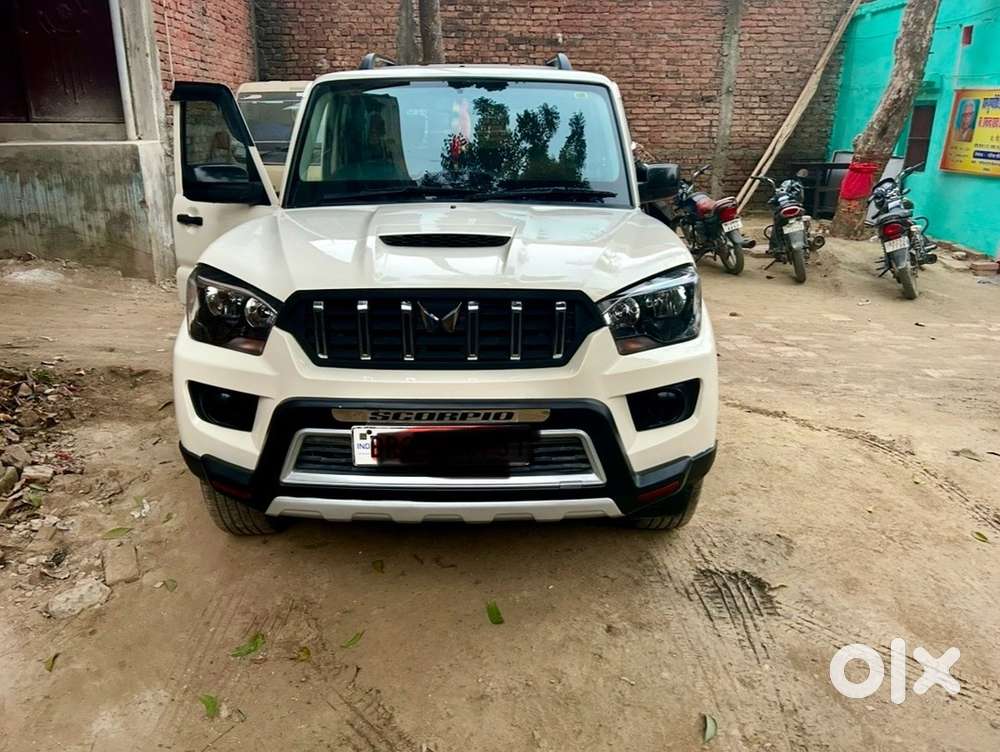 Mahindra Scorpio S5 2022 Diesel 42000 Km Driven