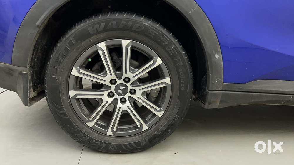 Mahindra Xuv700 2.2 Ax 7 Diesel At Luxury Pack Str, 2021, Diesel