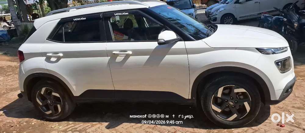 2019
41000 Km Original Meter On Record 
1 Owner 
Diesel
Sx(sunroof)