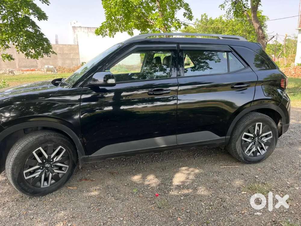 Hyundai Venue 2024 Petrol 20000 Km Driven