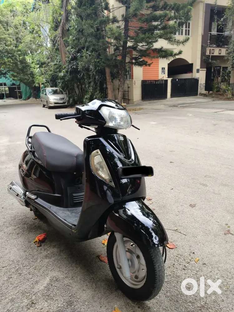 Suzuki Access 125 2011 Model Excellent condition Scooters