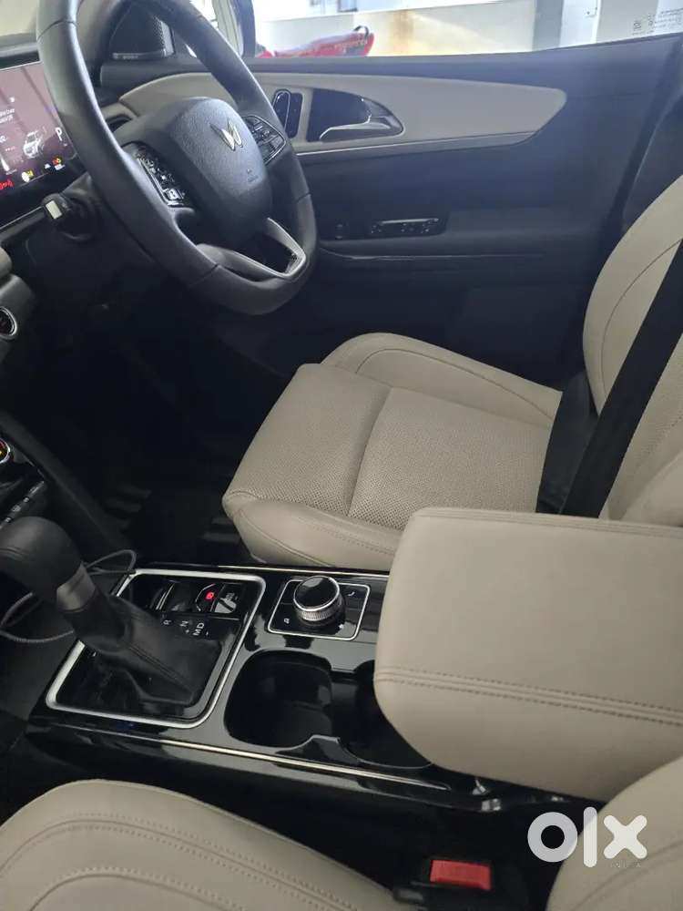 Mahindra Xuv700 Ax7 L 2024 Diesel Luxury