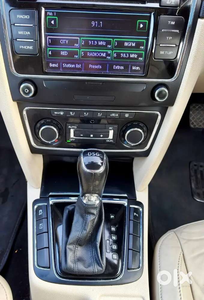 Skoda Superb 2013 Petrol 78000 Km Second Owner