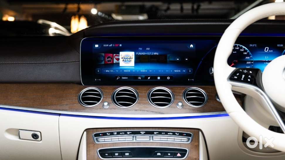 Mercedes-benz E-class E200 Lwb, 2021, Petrol