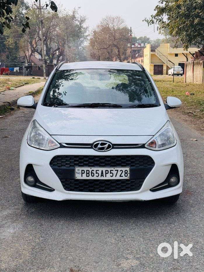 Hyundai Grand I10 Asta Option, 2017, Petrol