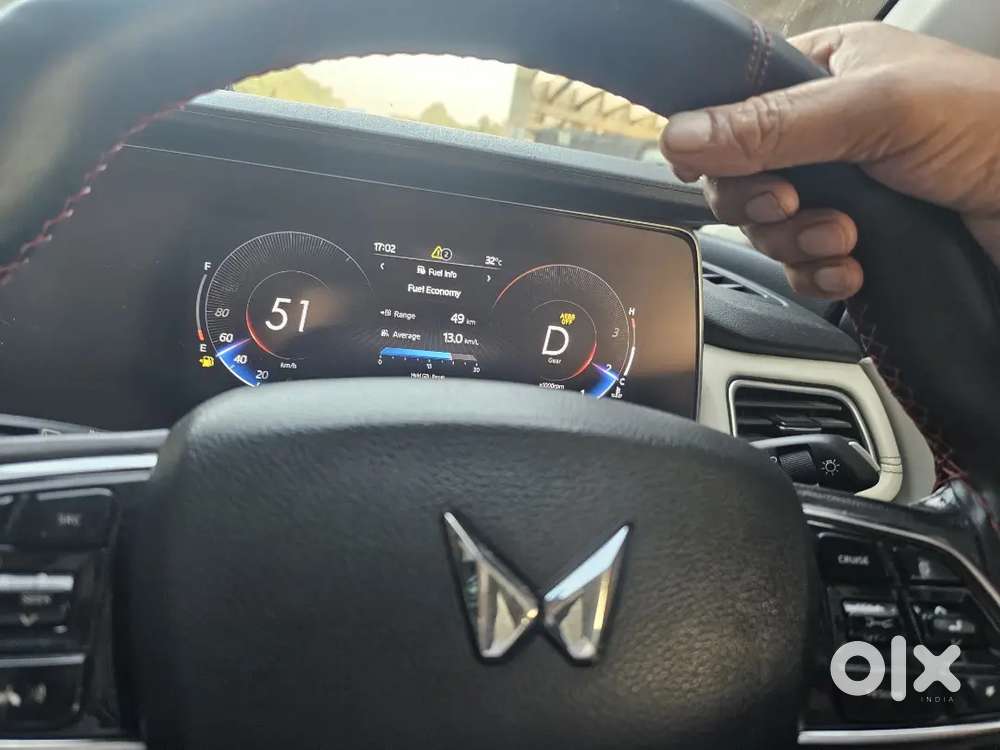 Mahindra Xuv700 Dec 2022 Automatic Luxary Pack With Panaromic Sunroof