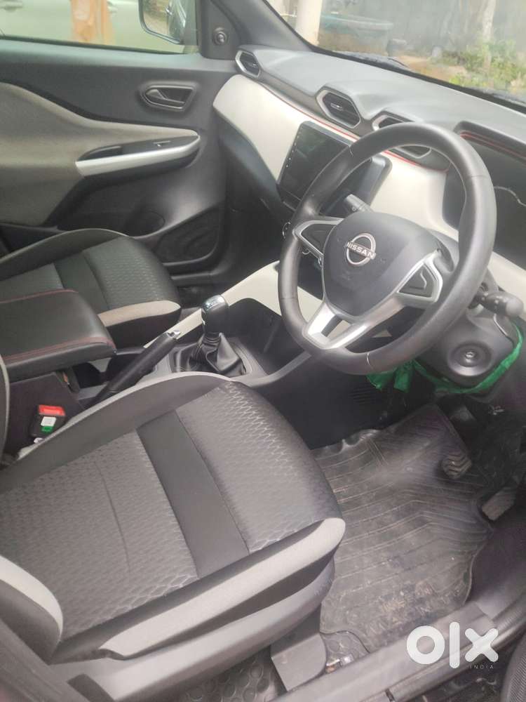 Nissan Magnite Kuro Edition 1.0 Turbo Petrol Mt, 2024, Petrol