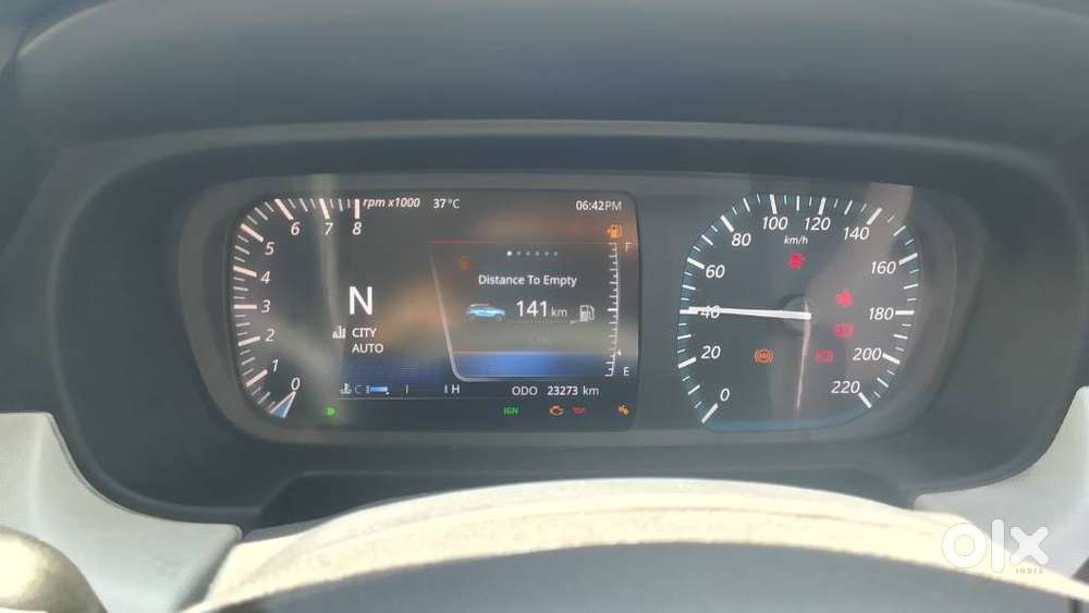 Tata Punch 1.2 Revotron Creative Amt Dual Tone, 2023, Petrol