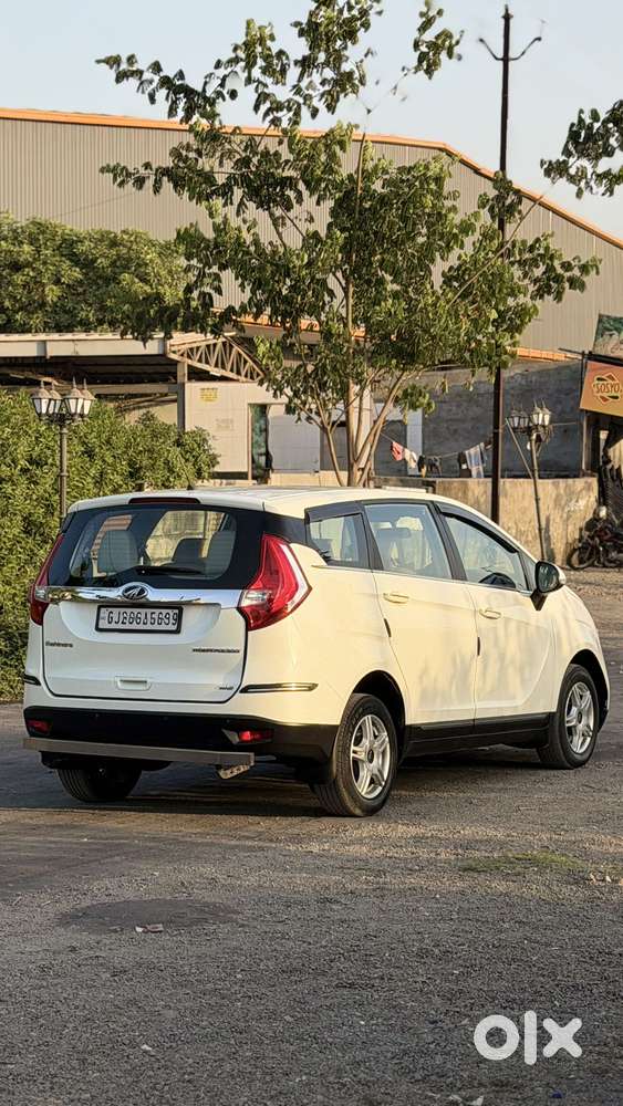 Mahindra Marazzo M6, 2018, Diesel