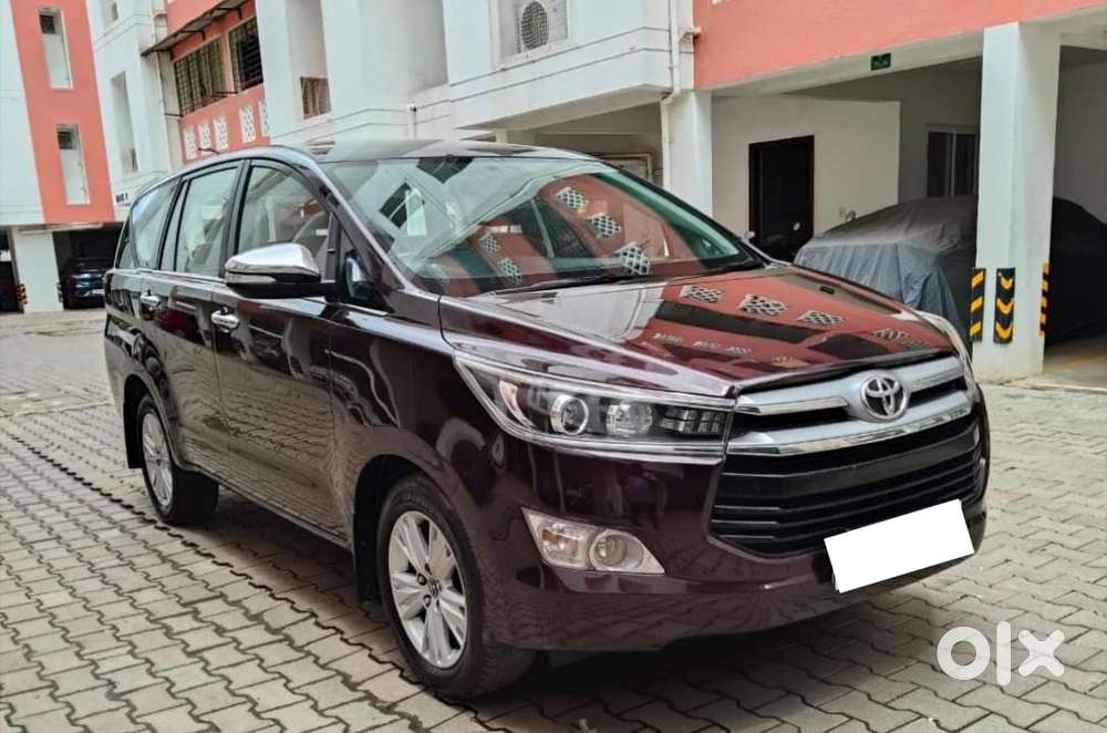 Toyota Innova Crysta 2.8z Automatic, 2016, Diesel