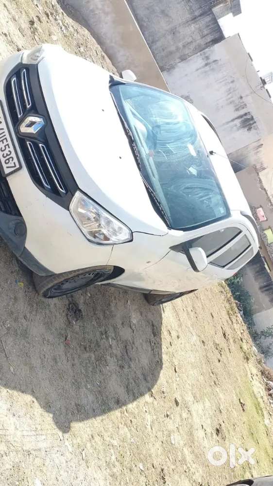 Renault Lodgy 2016 Diesel 91000 Km Driven Well Maintained.