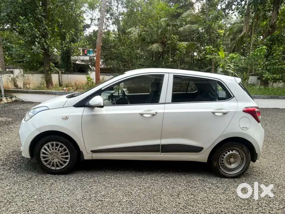 2016 Hyundai Grand I10 Era - Second Owner