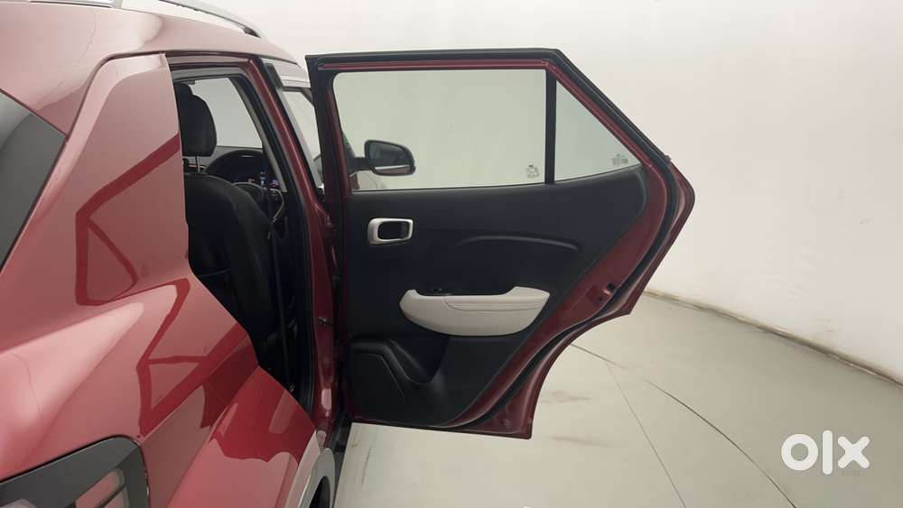 Hyundai Venue Sx (o) Mt 1.5 Diesel, 2024, Diesel