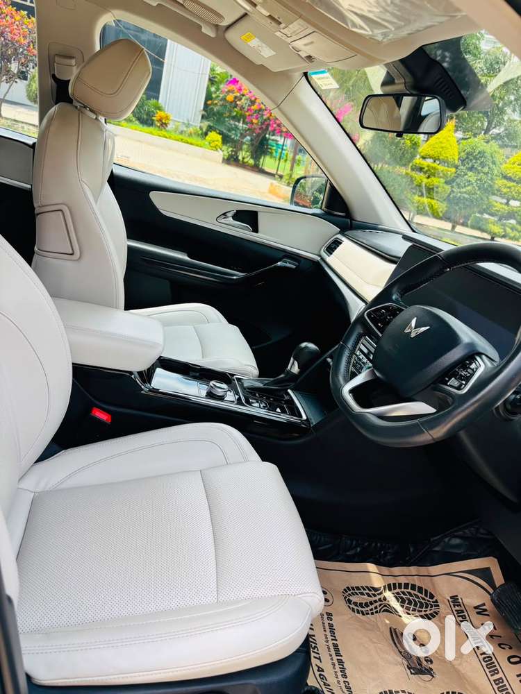 Mahindra Xuv700 2.2 Ax 7 Diesel At Luxury Pack Str, 2022, Diesel