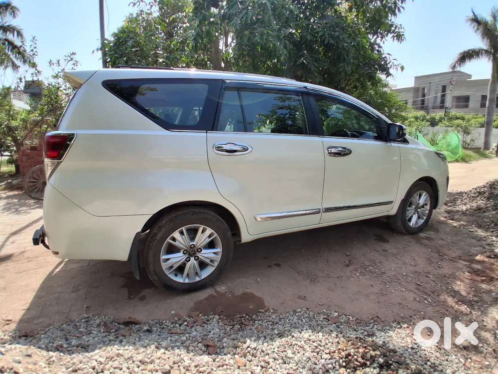 Toyota Innova Crysta 2016 Diesel 113000 Km Driven