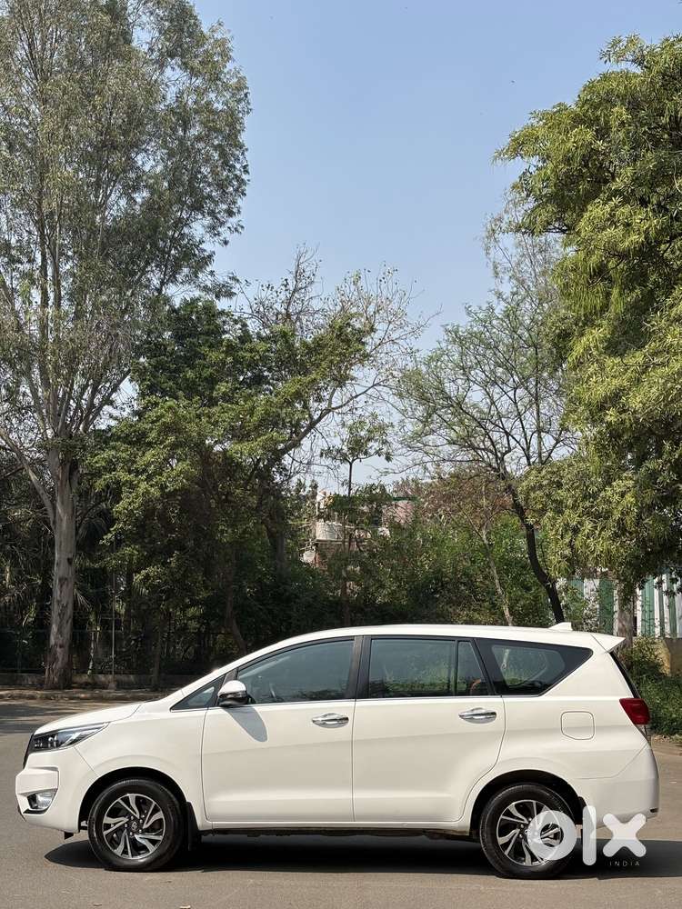 Toyota Innova Crysta 2.4 V 8 Str, 2024, Diesel