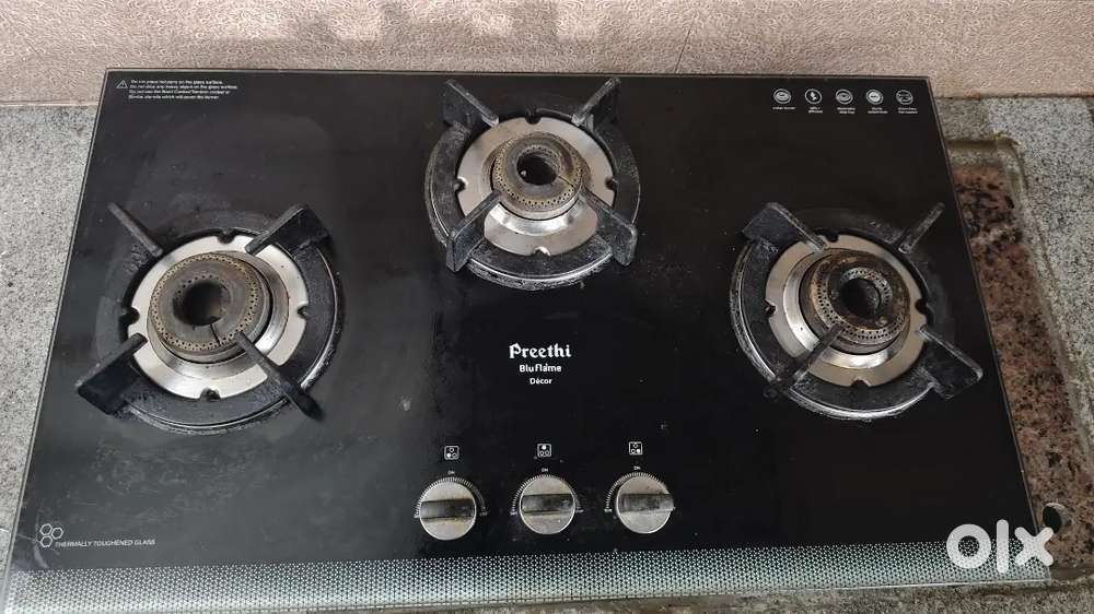 Preethi 3 Burner Glass Top Gas Stove – 2 Burners Working