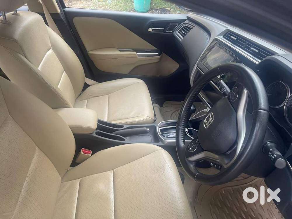 Flawless 2018 Honda City 1.5 Vx Cvt  Ivtec ( Automatic)/ 28,400 Km