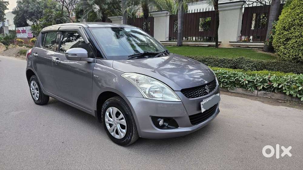 Maruti Suzuki Swift Vxi + Manual, 2012, Petrol