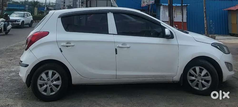 Hyundai I20 Petrol Manual 2013