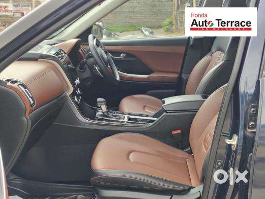 Hyundai Alcazar Signature (o) 7 Seater 1.5 Diesel At Adventure Dual ..