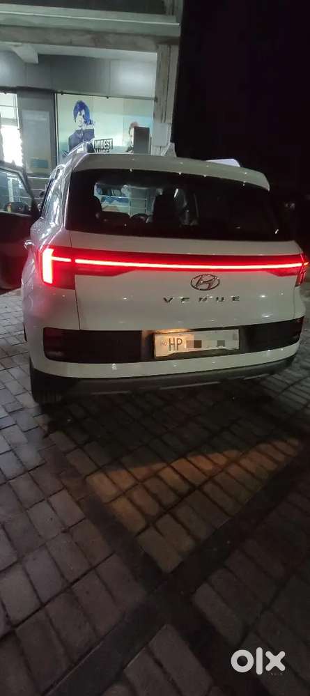 Hyundai Venue 2023 Petrol Well Maintained