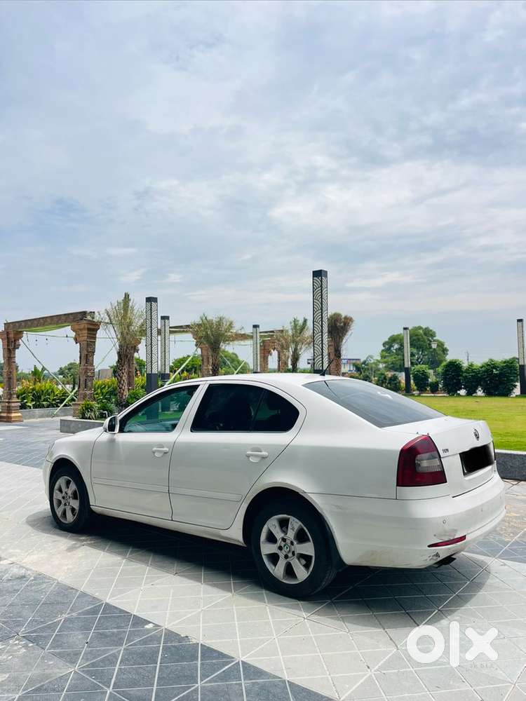 Skoda Laura Elegance 2010 Diesel