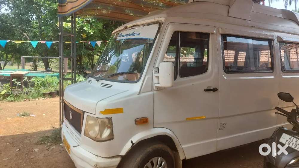 Traveller 12 Seat