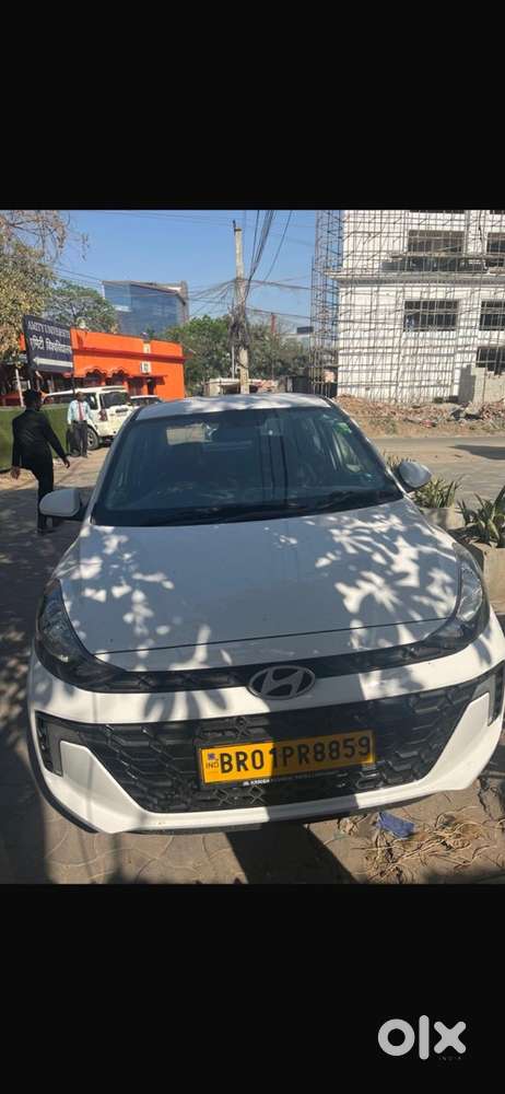 Hyundai Aura 2025 Cng