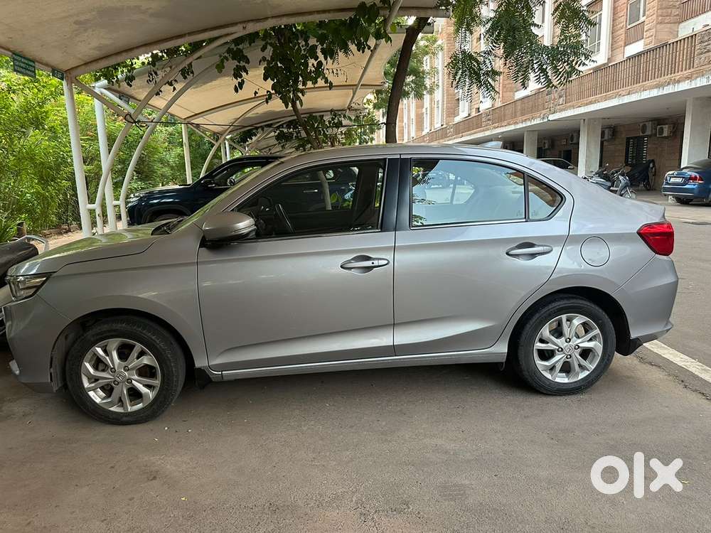 Doctor Car Less Driven Honda Amaze Top Model Exclusive Edition 1.2 Vxi
