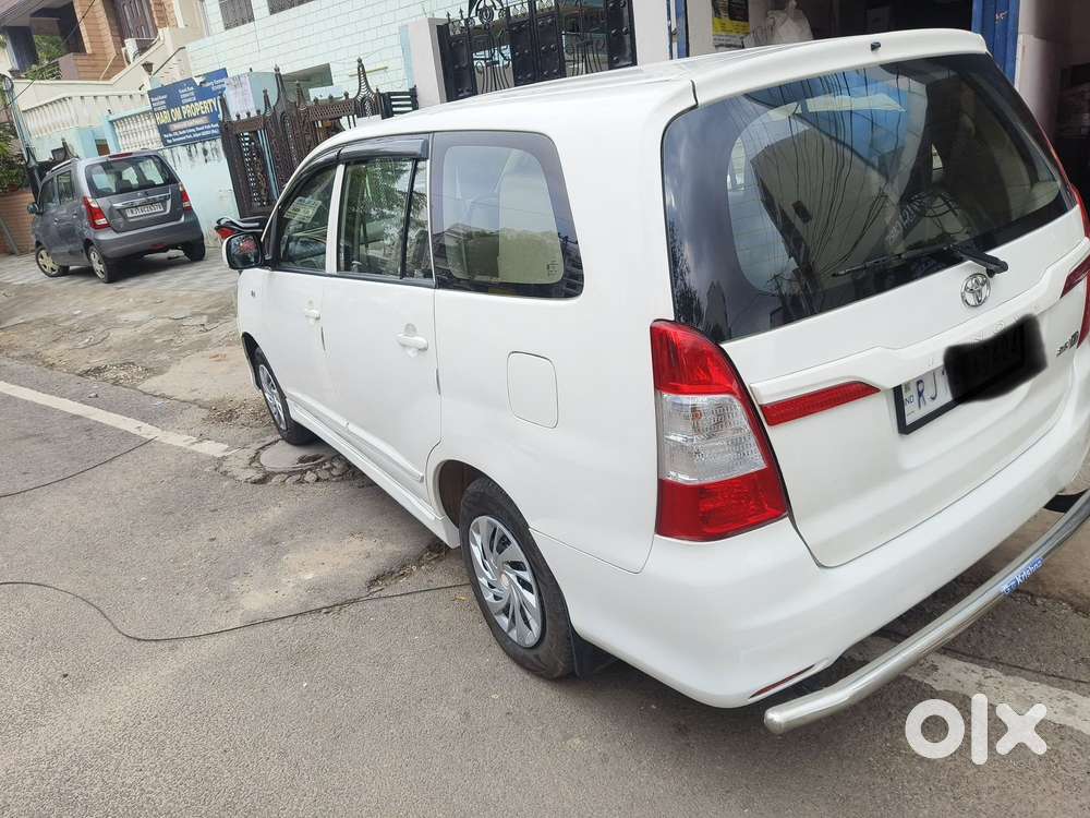 Toyota Innova 2.5 G (diesel) 8 Seater, 2014, Diesel