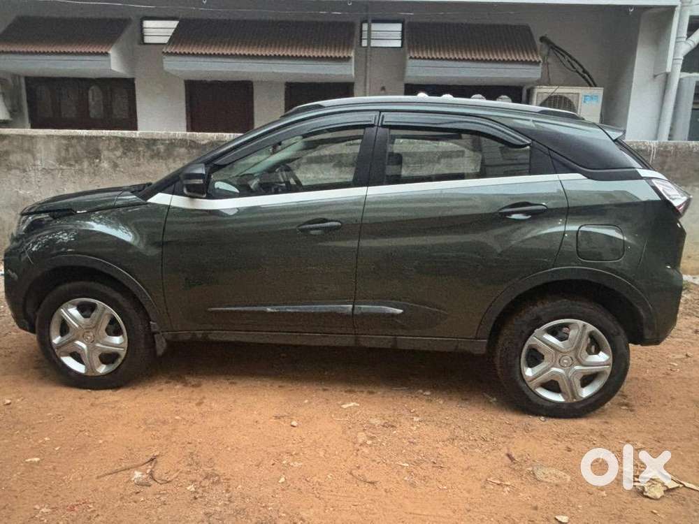 Tata Nexon 2023 Petrol 450000 Km Driven