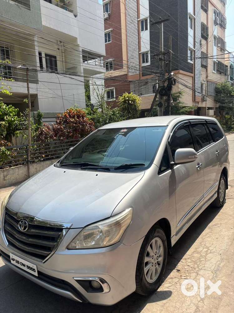 Innova V Diesel 2014 – Family Used Car