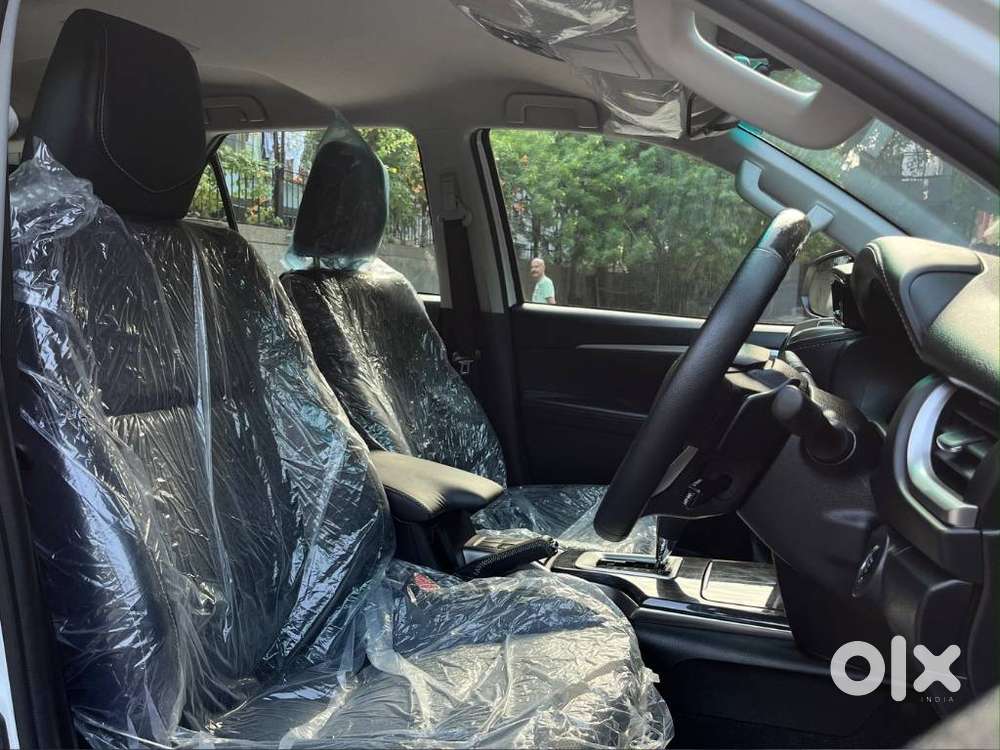 Toyota Fortuner 4x2 At 2.7 Petrol, 2024, Petrol