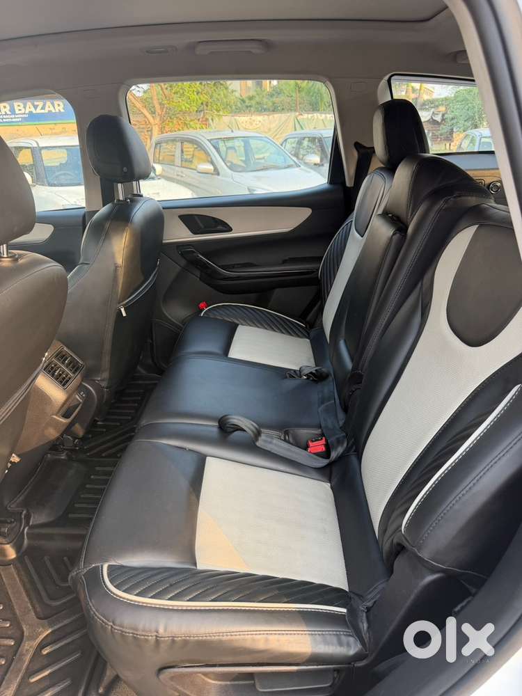 Mahindra Xuv700 Petrol 2024