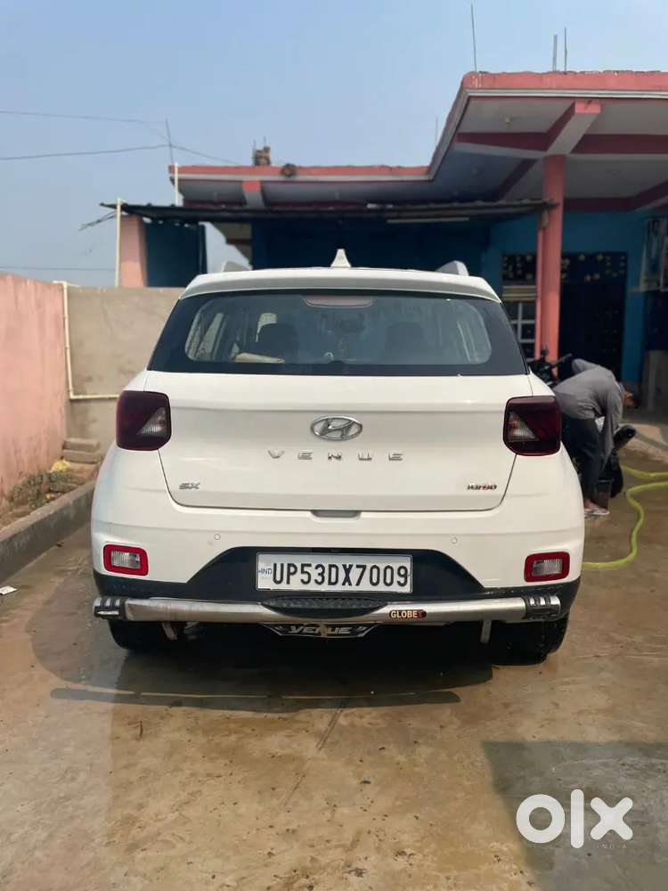 Venue 2021 Last  Model