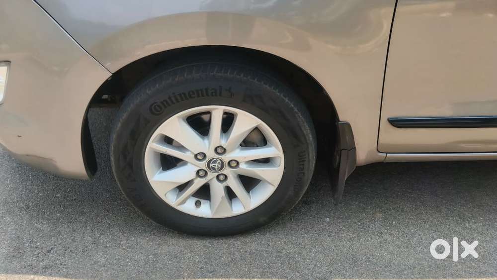 Toyota Innova Crysta 2.8 Gx At, 2017, Diesel