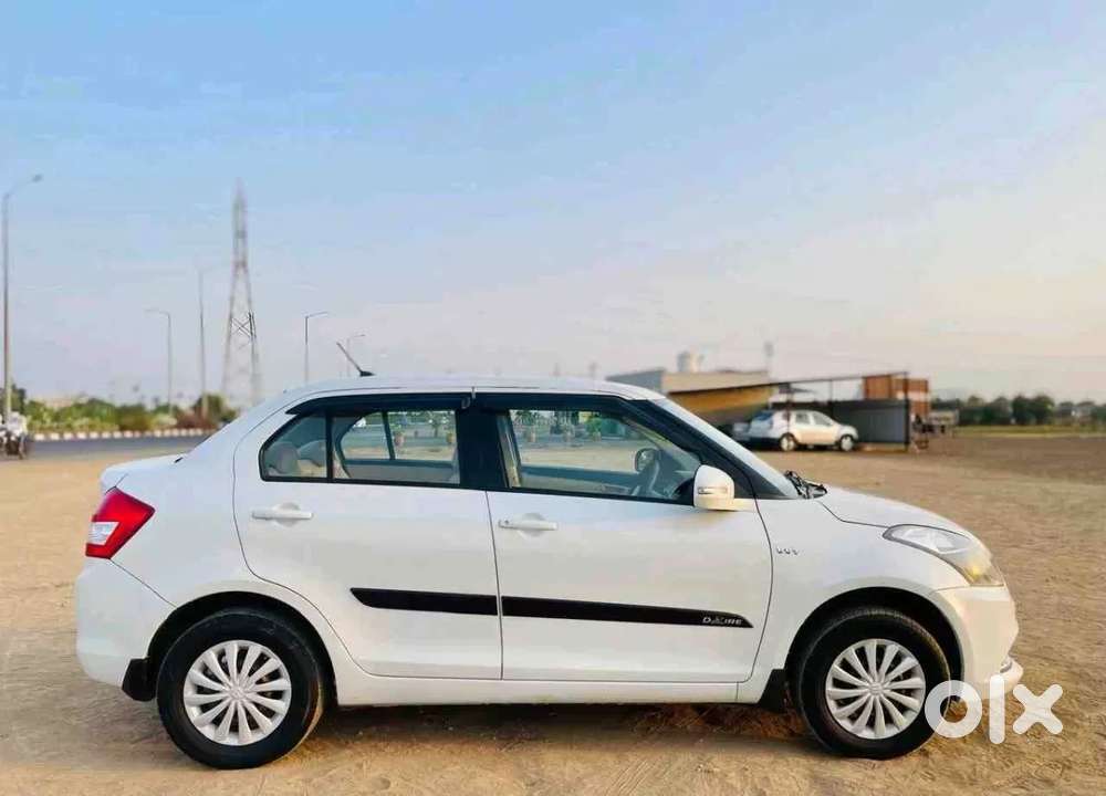 Maruti Suzuki Dzire 1.2 Vxi Amt, 2016, Petrol