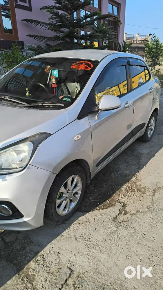 Car Ekadam Badhiya Condition Mein Hai