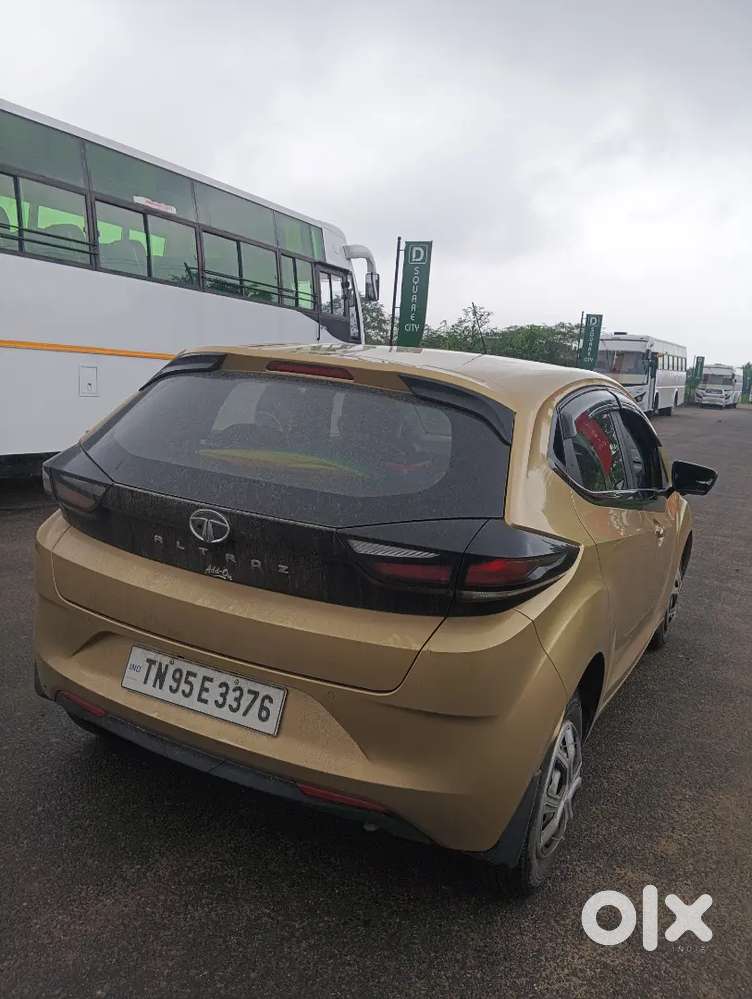 Tata Altroz Xe Petrol