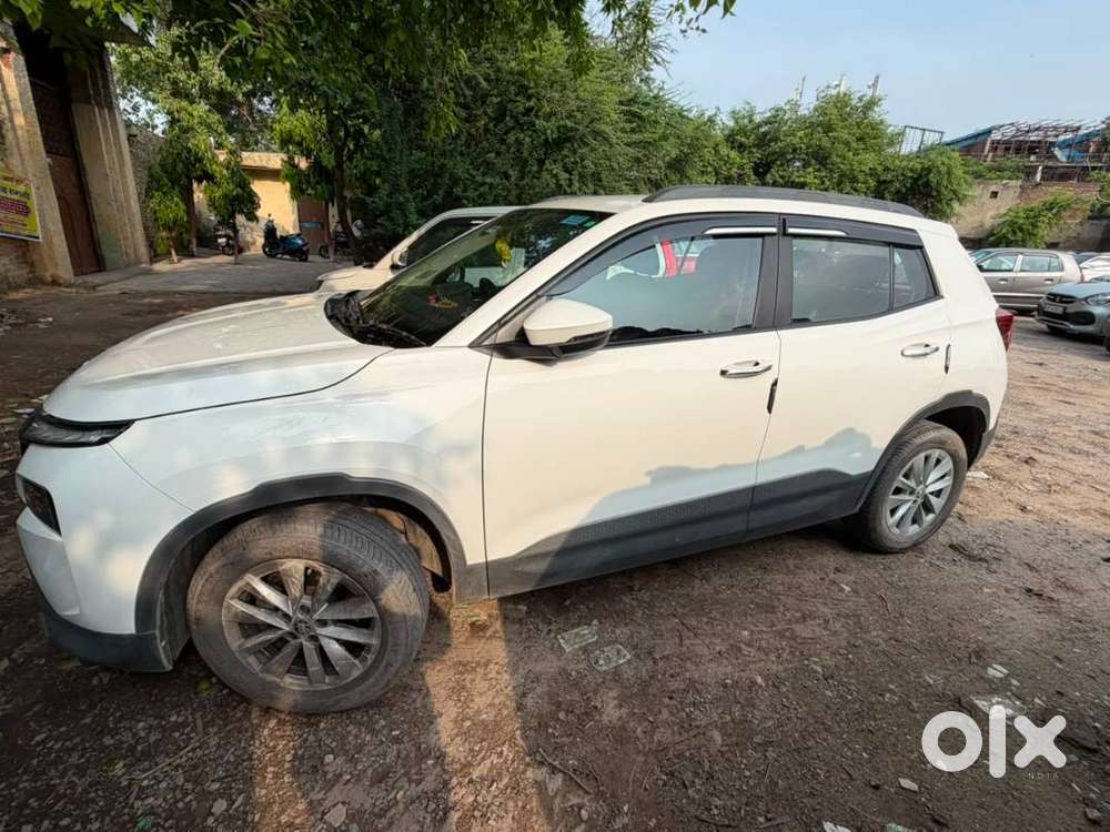 Skoda Kylaq Signature Plus Automatic ( Candy White)