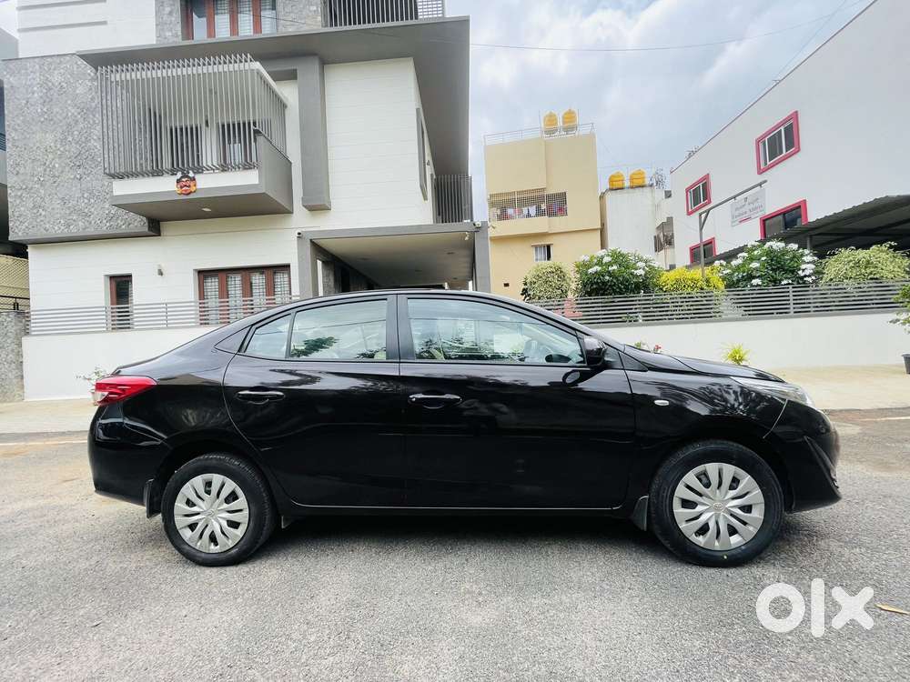 Toyota Yaris J Cvt, 2018, Petrol