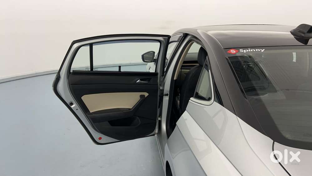 Skoda Slavia Style 1.0l Tsi Mt, 2022, Petrol