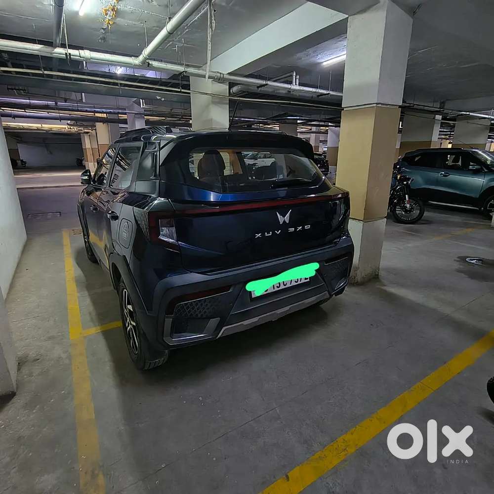 Mahindra Xuv 3xo Ax5 2024 Petrol