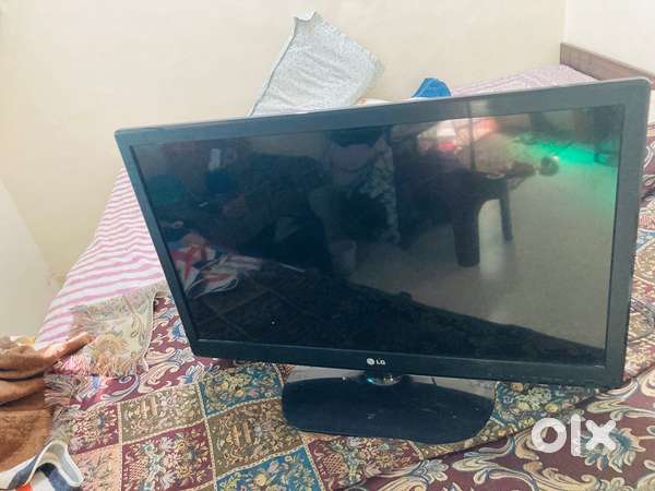 LCD )tv) 32 )in LG TV