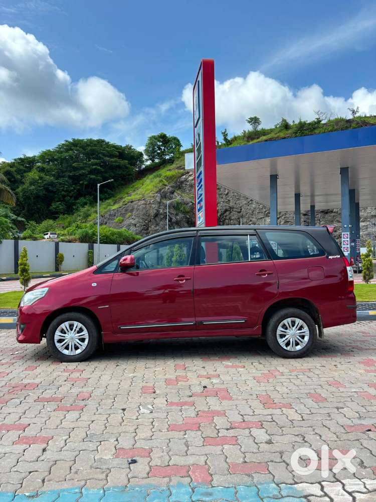 Toyota Innova 2012 Diesel 79000 Km Driven, Well Maintained