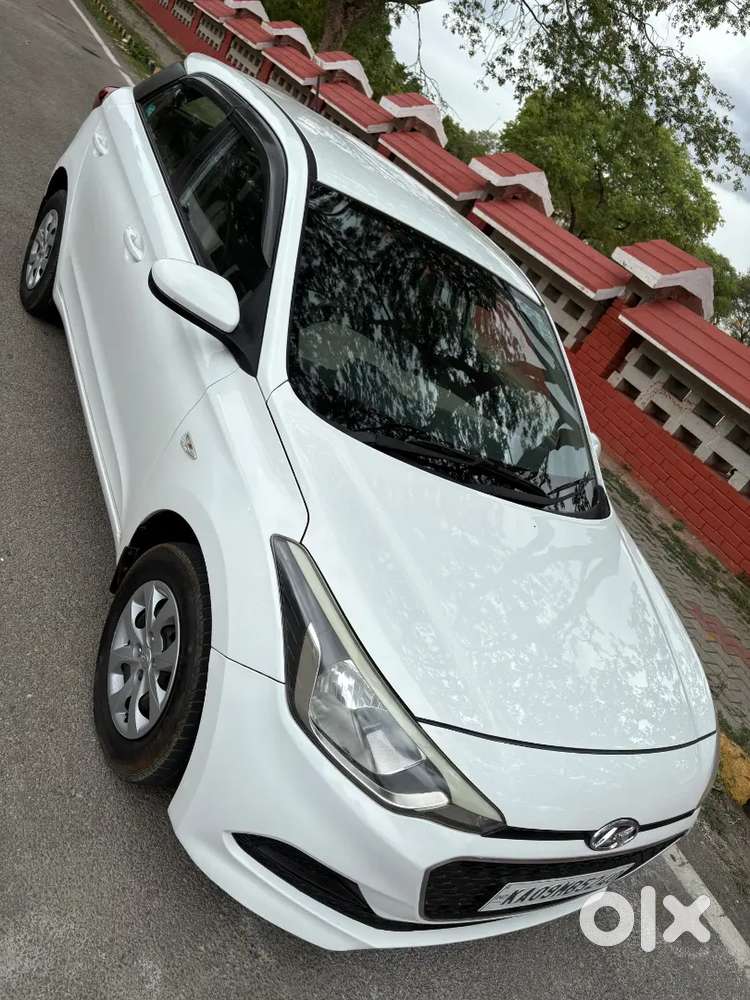 Hyundai I20 Magna 2015 Diesel Very Less Price