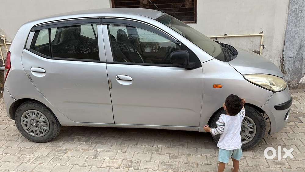 Hyundai Used Car 2008 And  Car Passing 2028